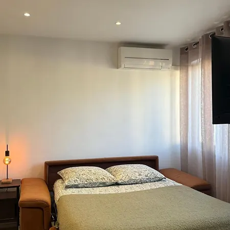Gourmet - Charm & Comfort דירה